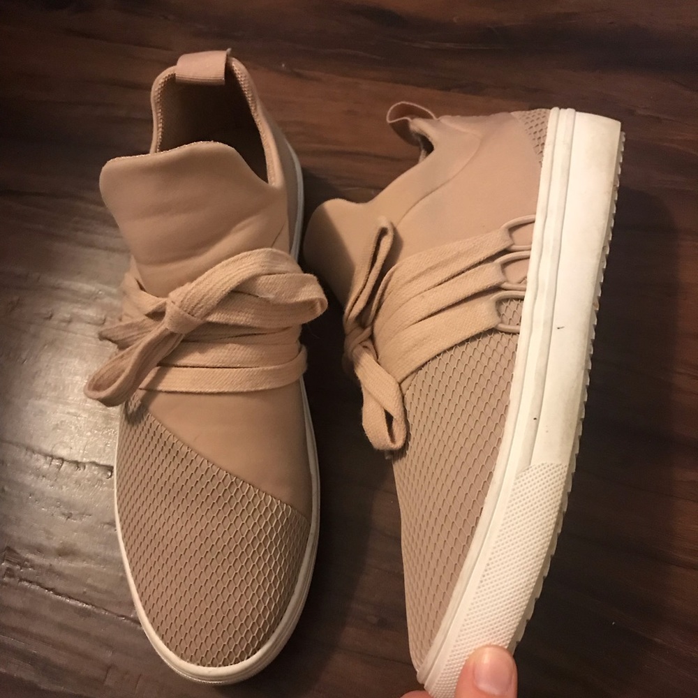 Steve Madden lace ups
